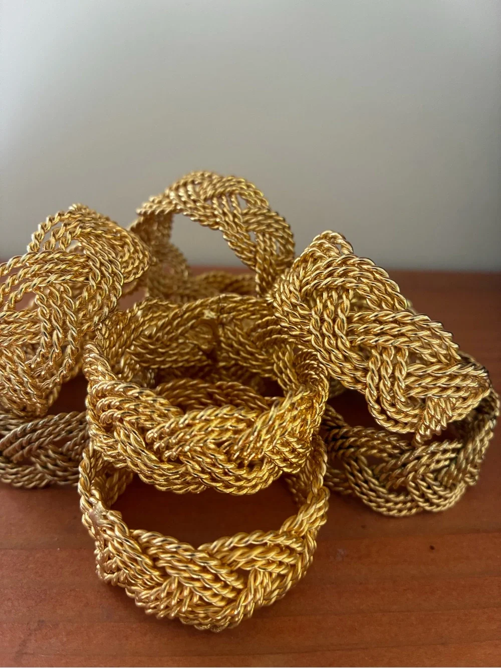 Gold Metal Napkin Rings Holder Set of 8 Twisted Braided Rope Design table decor